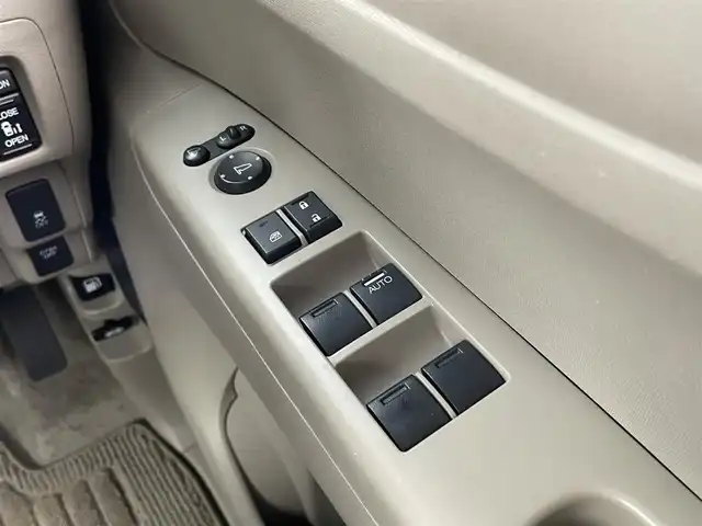 ホンダ Ｎ ＢＯＸ G ターボ Lパッケージ 大分県 2014(平26)年 9.6万km カトラリーシルバーM 純正メモリーナビ/（Bluetooth/CD/フルセグ/DVD）/衝突軽減ブレーキ/バックカメラ/ETC/両側パワースライドドア/ステアリングスイッチ/パドルシフト/クルーズコントロール/オートライト/プッシュスタート・スマートキー/フロアマット