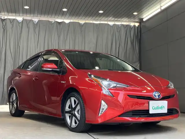 トヨタ プリウス S ツーリングセレクション 東京都 2018(平30)年 3万km エモーショナルレッド セーフティセンス/・プリクラッシュセーフティシステム/・レーンディパーチャーアラート/・オートマチックハイビーム/・レーダークルーズコントロール/純正9インチナビ/バックカメラ/フルセグテレビ/合皮シート/・シートヒーター /ドライブレコーダー/AC100V/ビルトインETC/スマートキー/保証書・取扱説明書/ディーラー記録簿/スペアキー
