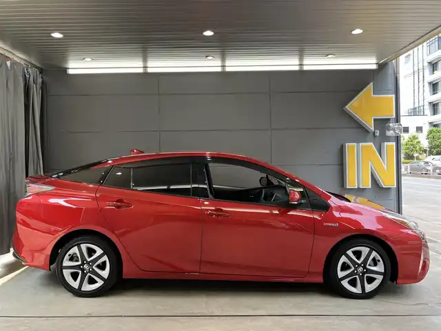 トヨタ プリウス S ツーリングセレクション 東京都 2018(平30)年 3万km エモーショナルレッド セーフティセンス/・プリクラッシュセーフティシステム/・レーンディパーチャーアラート/・オートマチックハイビーム/・レーダークルーズコントロール/純正9インチナビ/バックカメラ/フルセグテレビ/合皮シート/・シートヒーター /ドライブレコーダー/AC100V/ビルトインETC/スマートキー/保証書・取扱説明書/ディーラー記録簿/スペアキー