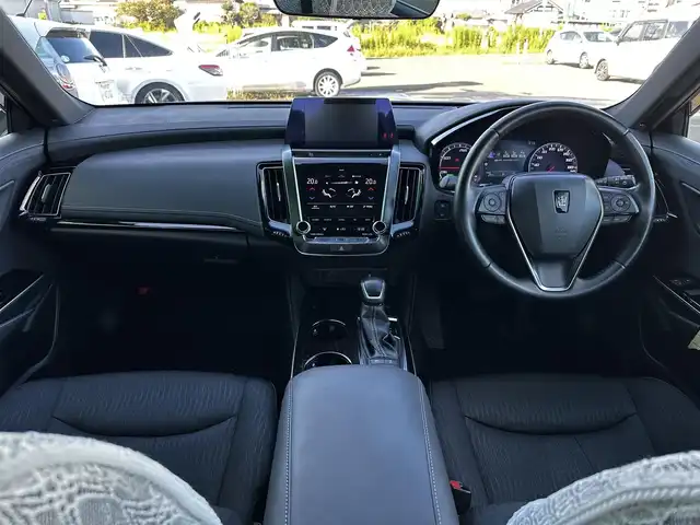 トヨタ クラウン ハイブリッド S Cパッケージ 宮城県 2019(令1)年 2万km ブラック セーフティセンス/・プリクラッシュセーフティ/・レーントレーシングアシスト/・レーダークルーズコントロール/・オートマチックハイビーム/・ロードサインアシスト/・先行車発進告知機能/ブラインドスポットモニター/リアクロストラフィックオートブレーキ/リアクロストラフィックアラート/純正ナビ/・CD/DVD/・Bluetooth/・フルセグTV/バックカメラ/ビルトインETC2.0/AC100V/100Wコンセント/パワーシート/シートヒーター/ステアリグヒーター/革巻きステアリング/ステアリングスイッチ/パドルシフト/電動パーキングブレーキ/ブレーキホールド/LEDヘッドランプ/フォグランプ/オートライト/スマートキー＆プッシュスタート/スペアキー/電動格納ミラー/純正17インチAW/純正フロアマット/純正ドアバイザー/W/サイド/カーテンエアバッグ