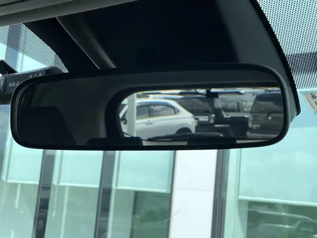 トヨタ ＲＡＶ４ ハイブリッドX 和歌山県 2019(令1)年 6.1万km ホワイトパールクリスタルシャイン 純正7インチナビ（ＮＳＺＴ－Ｗ６８Ｔ）/バックカメラ/フルセグＴＶ/BT/CD/衝突軽減ブレーキ/レーダークルコン/ブラインドスポットモニター/オートライト/前後コーナーセンサー/モデリスタエアロ/前後ドラレコ/ビルトインETC2.0 /オートホールド/LEDヘッドライト/フォグランプ