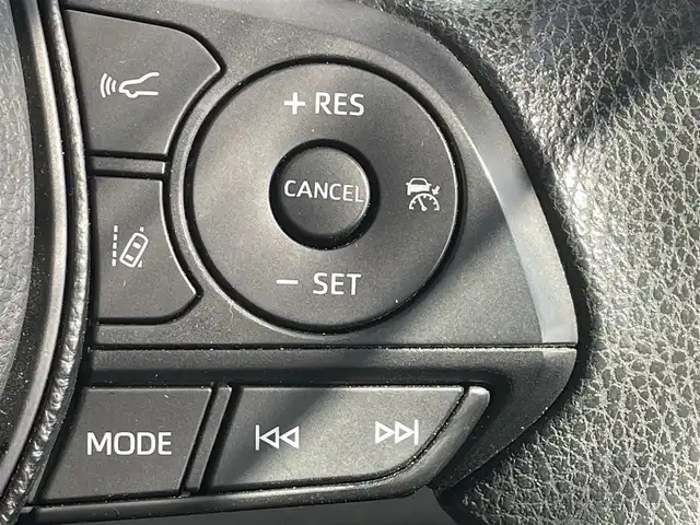 トヨタ ＲＡＶ４ ハイブリッドX 和歌山県 2019(令1)年 6.1万km ホワイトパールクリスタルシャイン 純正7インチナビ（ＮＳＺＴ－Ｗ６８Ｔ）/バックカメラ/フルセグＴＶ/BT/CD/衝突軽減ブレーキ/レーダークルコン/ブラインドスポットモニター/オートライト/前後コーナーセンサー/モデリスタエアロ/前後ドラレコ/ビルトインETC2.0 /オートホールド/LEDヘッドライト/フォグランプ
