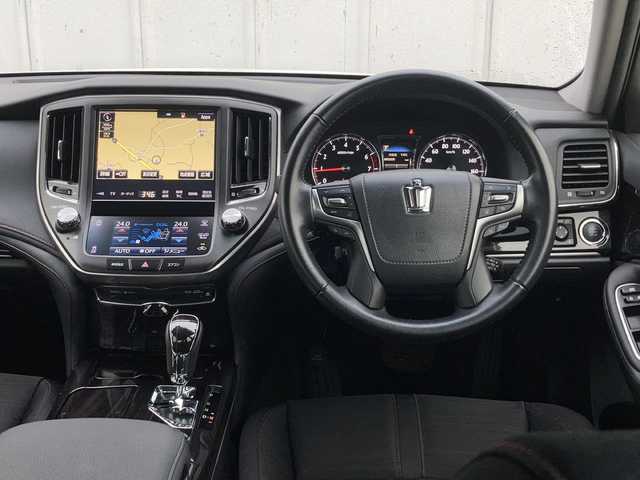 トヨタ クラウン アスリート S-T 広島県 2018(平30)年 2.1万km ホワイトパールクリスタルシャイン 禁煙車/ワンオーナー/セーフティセンスP/・プリクラッシュセーフティ/・オートマチックハイビーム/純正SDナビ/(DVD・BD/フルセグTV/Bluetooth/USB/MSV)/バックカメラ/ビルトインETC/レーダークルーズコントロール/前方ドライブレコーダー/前席パワーシート/純正17インチアルミホイール/スマートキー/プッシュスタート/スマートキー×２/LEDヘッドライト/フォグランプ/革巻きステアリング/パドルシフト/ステアリングスイッチ/W+サイド+カーテンエアバック/新車時保証書/取扱説明書