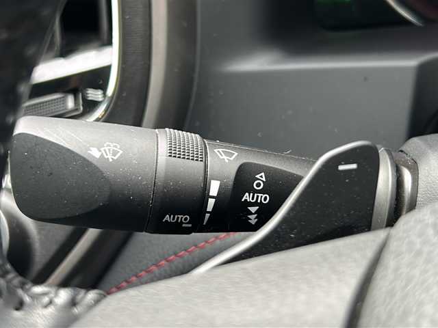 トヨタ クラウン アスリート S-T 広島県 2018(平30)年 2.1万km ホワイトパールクリスタルシャイン 禁煙車/ワンオーナー/セーフティセンスP/・プリクラッシュセーフティ/・オートマチックハイビーム/純正SDナビ/(DVD・BD/フルセグTV/Bluetooth/USB/MSV)/バックカメラ/ビルトインETC/レーダークルーズコントロール/前方ドライブレコーダー/前席パワーシート/純正17インチアルミホイール/スマートキー/プッシュスタート/スマートキー×２/LEDヘッドライト/フォグランプ/革巻きステアリング/パドルシフト/ステアリングスイッチ/W+サイド+カーテンエアバック/新車時保証書/取扱説明書