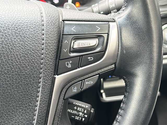 トヨタ クラウン アスリート S-T 広島県 2018(平30)年 2.1万km ホワイトパールクリスタルシャイン 禁煙車/ワンオーナー/セーフティセンスP/・プリクラッシュセーフティ/・オートマチックハイビーム/純正SDナビ/(DVD・BD/フルセグTV/Bluetooth/USB/MSV)/バックカメラ/ビルトインETC/レーダークルーズコントロール/前方ドライブレコーダー/前席パワーシート/純正17インチアルミホイール/スマートキー/プッシュスタート/スマートキー×２/LEDヘッドライト/フォグランプ/革巻きステアリング/パドルシフト/ステアリングスイッチ/W+サイド+カーテンエアバック/新車時保証書/取扱説明書