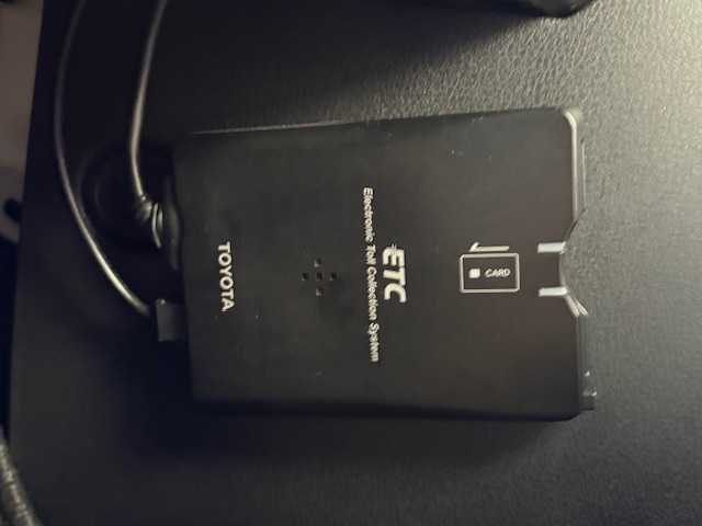 日産 ノート X 愛知県 2017(平29)年 2.4万km ブリリアントシルバー /純正メモリナビ//フルセグTV・Bluetooth・CD・DVD・AM・FM//バックカメラ//アラウンドビューモニター//レーンキープアシスト//プリクラッシュセーフティ//電動格納式ウインカーミラー//オートライト//純正フロアマット//ステアリングスイッチ//ETC//ドアバイザー//コーナーセンサー//クリアランスソナー//保証書・取説・スペアキー