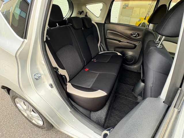 日産 ノート X 愛知県 2017(平29)年 2.4万km ブリリアントシルバー /純正メモリナビ//フルセグTV・Bluetooth・CD・DVD・AM・FM//バックカメラ//アラウンドビューモニター//レーンキープアシスト//プリクラッシュセーフティ//電動格納式ウインカーミラー//オートライト//純正フロアマット//ステアリングスイッチ//ETC//ドアバイザー//コーナーセンサー//クリアランスソナー//保証書・取説・スペアキー