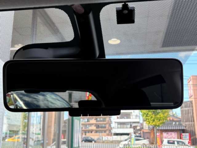 日産 ノート X 愛知県 2017(平29)年 2.4万km ブリリアントシルバー /純正メモリナビ//フルセグTV・Bluetooth・CD・DVD・AM・FM//バックカメラ//アラウンドビューモニター//レーンキープアシスト//プリクラッシュセーフティ//電動格納式ウインカーミラー//オートライト//純正フロアマット//ステアリングスイッチ//ETC//ドアバイザー//コーナーセンサー//クリアランスソナー//保証書・取説・スペアキー