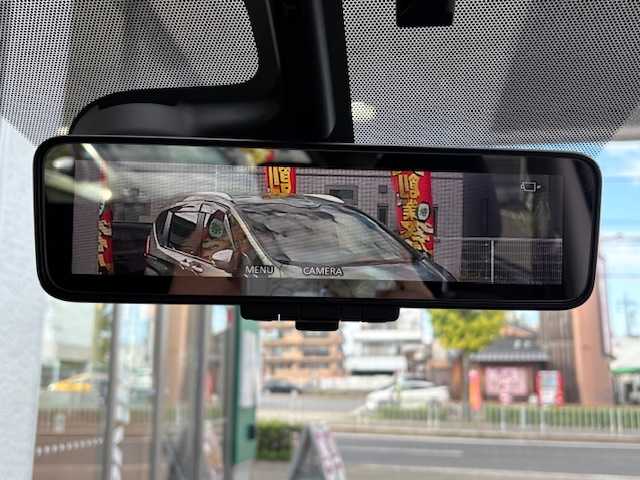 日産 ノート X 愛知県 2017(平29)年 2.4万km ブリリアントシルバー /純正メモリナビ//フルセグTV・Bluetooth・CD・DVD・AM・FM//バックカメラ//アラウンドビューモニター//レーンキープアシスト//プリクラッシュセーフティ//電動格納式ウインカーミラー//オートライト//純正フロアマット//ステアリングスイッチ//ETC//ドアバイザー//コーナーセンサー//クリアランスソナー//保証書・取説・スペアキー