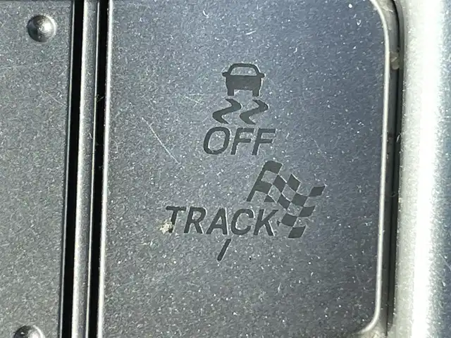 トヨタ ８６ GT リミテッド ブラックPKG 岡山県 2018(平30)年 8.7万km アズライトブルー 登録時走行距離86635km/社外ナビ（AM/FM/CD/DVD/BT）/バックカメラ/RAYS18インチアルミホイール/BLITZマフラー/TOM’Sエアロパーツ/純正bremboレッドキャリパー/アルカンターラシート/クルーズコントロール/LEDヘッドライト/LEDフォグランプ/スマートキー/プッシュスタート/シートヒーター/電格ミラー