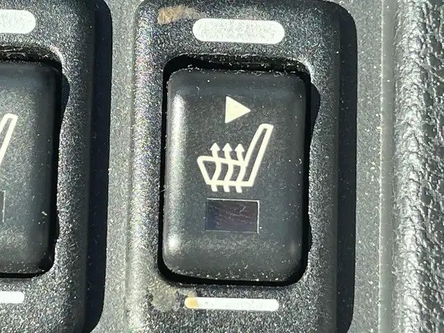 トヨタ ８６ GT リミテッド ブラックPKG 岡山県 2018(平30)年 8.7万km アズライトブルー 登録時走行距離86635km/社外ナビ（AM/FM/CD/DVD/BT）/バックカメラ/RAYS18インチアルミホイール/BLITZマフラー/TOM’Sエアロパーツ/純正bremboレッドキャリパー/アルカンターラシート/クルーズコントロール/LEDヘッドライト/LEDフォグランプ/スマートキー/プッシュスタート/シートヒーター/電格ミラー