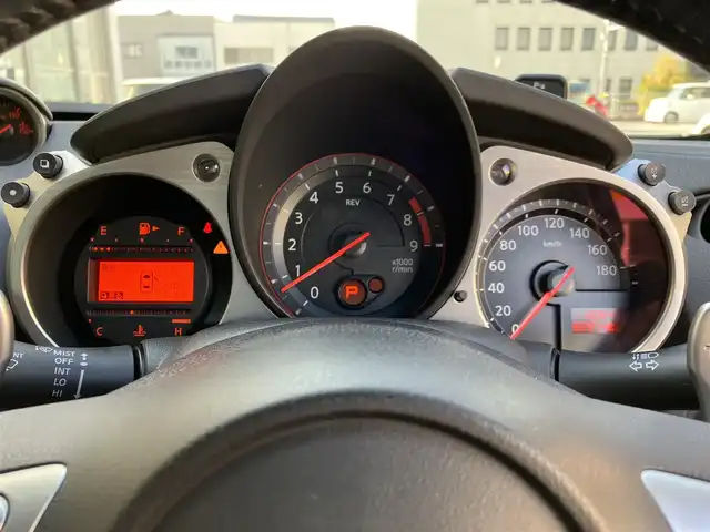 日産 フェアレディ Ｚ ロードスター バージョンST 三重県 2014(平26)年 11.3万km プレミアムディープマルーン ♪ワンオーナー/♪BOSEサウンド/インテリキー×2/プッシュスタート/純正HDDナビ/・DTV・CD録音/・DVD再生/・Bluetoothオーディオ/・バックカメラ/コーナーセンサー/ドライブレコーダー/ハーフレザーシート/D/N席パワーシート/D/N席エアシート/D/N席シートヒーター/純正18インチAW/HIDヘッドライト/リアフォグライト /オートライト/電格ミラー/革巻ステアリング/ステアリングスイッチ/パドルシフト/ビルトインETC/フロアマット