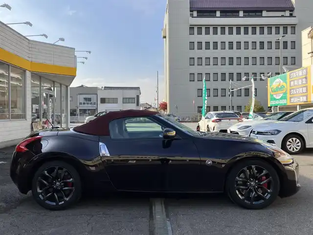 日産 フェアレディ Ｚ ロードスター バージョンST 三重県 2014(平26)年 11.3万km プレミアムディープマルーン ♪ワンオーナー/♪BOSEサウンド/インテリキー×2/プッシュスタート/純正HDDナビ/・DTV・CD録音/・DVD再生/・Bluetoothオーディオ/・バックカメラ/コーナーセンサー/ドライブレコーダー/ハーフレザーシート/D/N席パワーシート/D/N席エアシート/D/N席シートヒーター/純正18インチAW/HIDヘッドライト/リアフォグライト /オートライト/電格ミラー/革巻ステアリング/ステアリングスイッチ/パドルシフト/ビルトインETC/フロアマット