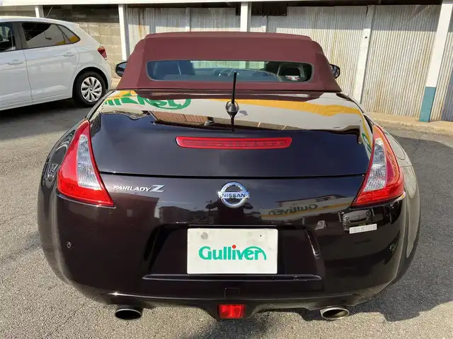 日産 フェアレディ Ｚ ロードスター バージョンST 三重県 2014(平26)年 11.3万km プレミアムディープマルーン ♪ワンオーナー/♪BOSEサウンド/インテリキー×2/プッシュスタート/純正HDDナビ/・DTV・CD録音/・DVD再生/・Bluetoothオーディオ/・バックカメラ/コーナーセンサー/ドライブレコーダー/ハーフレザーシート/D/N席パワーシート/D/N席エアシート/D/N席シートヒーター/純正18インチAW/HIDヘッドライト/リアフォグライト /オートライト/電格ミラー/革巻ステアリング/ステアリングスイッチ/パドルシフト/ビルトインETC/フロアマット