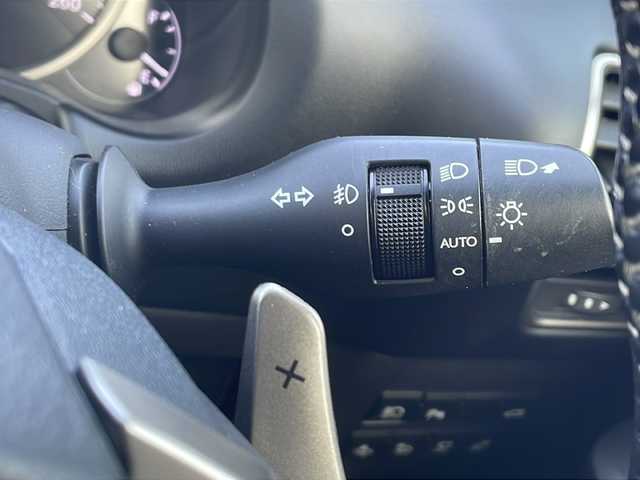 レクサス ＮＸ 300h Iパッケージ 三重県 2016(平28)年 5.4万km ソニッククォーツ メーカーオプション/・クリアランスソナー/バックソナー/・プリクラッシュセーフティシステム/・レーダークルーズコントロール/・レーンディパーチャーアラート/・オートマチックハイビーム/・カラーヘッドアップディスプレイ/・パワーバックドア/・225/60R18インチ純正AW/・ムーンルーフ/純正SDナビ/フルセグTV/【CD/DVD/BD/SD/Bluetooth/USB/AUX】/サイド/バックカメラ/ビルトインETC/パドルシフト/L tex(合皮)シート/D/N席パワーシート/D/N席シートヒーター/ステアリングヒーター/オートライト/角型三眼LEDヘッドランプ/LEDデイライト/LEDフロントフォグランプ/プッシュスタート/スマートキー/スペアキー/カードキー/純正フロアマット