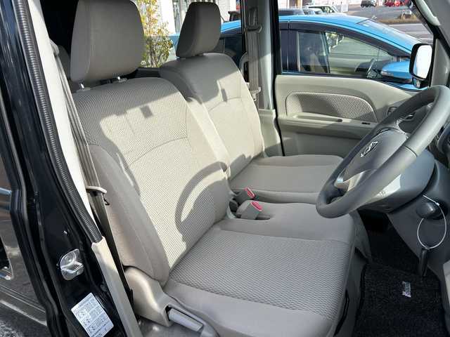 日産 ＮＶ１００クリッパー リオ G 千葉県 2023(令5)年 0.5万km ブルーイッシュブラック ナビＣＮ－ＨＥ０２ＷＤ　バックカメラ　両側パワースライドドア　タイプＣ　ＥＴＣ　フルセグ　ＢＴ　ＵＳＢ　ルーフシェルフ　ドラレコ　スマートキー　オートステップ　ＬＥＤライト　オートライト　ドアバイザー