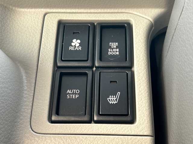 日産 ＮＶ１００クリッパー リオ G 千葉県 2023(令5)年 0.5万km ブルーイッシュブラック ナビＣＮ－ＨＥ０２ＷＤ　バックカメラ　両側パワースライドドア　タイプＣ　ＥＴＣ　フルセグ　ＢＴ　ＵＳＢ　ルーフシェルフ　ドラレコ　スマートキー　オートステップ　ＬＥＤライト　オートライト　ドアバイザー