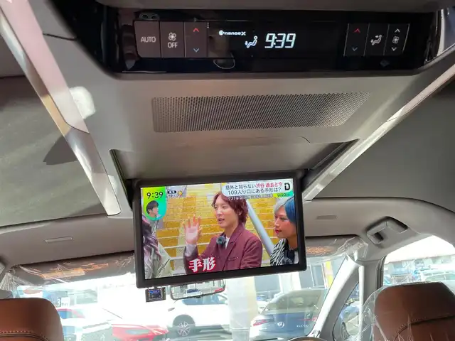 トヨタ ヴェルファイア ハイブリット エグゼクティブ ラウンジ 神奈川県 2024(令6)年 0.1千km ブラック ワンオーナー/左右独立ムーンルーフ/茶革シート/純正メモリーナビ・地デジTV/リヤエンターテイメント/JBLサウンド/全方位カメラ/純正USB/BT/Miracast/ビルトインETC2.0/デジタルインナーミラー/HUD/ユニバーサルステップ/トヨタチームメイト/両側パワースライドドア/パワーバックドア/純正19インチAW/LEDライト/LEDフォグ/トヨタセーフティセンス/レーダークルーズコントロール/PCS/LDA/BSM/CTA/PKSB/RSA/コーナーセンサー/オートハイビーム/AC100V/ワイヤレス充電/前後ドライブレコーダー/プッシュスタート/スマートキー×2/R7年ディーラー整備記録/保証書・ユーザーガイドあり