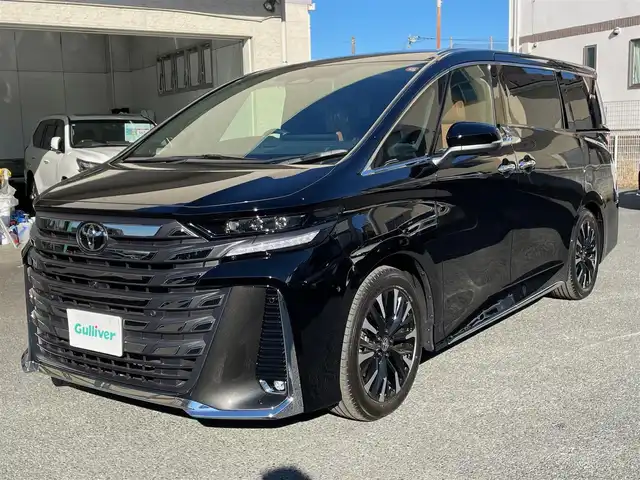 トヨタ ヴェルファイア ハイブリット エグゼクティブ ラウンジ 神奈川県 2024(令6)年 0.1千km ブラック ワンオーナー/左右独立ムーンルーフ/茶革シート/純正メモリーナビ・地デジTV/リヤエンターテイメント/JBLサウンド/全方位カメラ/純正USB/BT/Miracast/ビルトインETC2.0/デジタルインナーミラー/HUD/ユニバーサルステップ/トヨタチームメイト/両側パワースライドドア/パワーバックドア/純正19インチAW/LEDライト/LEDフォグ/トヨタセーフティセンス/レーダークルーズコントロール/PCS/LDA/BSM/CTA/PKSB/RSA/コーナーセンサー/オートハイビーム/AC100V/ワイヤレス充電/前後ドライブレコーダー/プッシュスタート/スマートキー×2/R7年ディーラー整備記録/保証書・ユーザーガイドあり