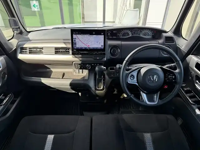 ホンダ Ｎ ＢＯＸ カスタム L スタイル+ブラック 道南・函館 2023(令5)年 1.7万km プラチナホワイトパール 純正ナビ/フルセグＴＶ/衝突軽減ブレーキ/エンジンスターター/両側パワースライドドア/コーナーセンサー/クルーズコントロール/レーンキープ/シートヒーター/ドライブレコーダー/バックカメラ/１オーナー