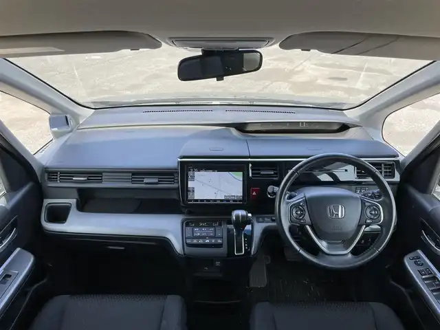 ホンダ ステップワゴン スパーダ ホンダセンシング 道央・札幌 2020(令2)年 8万km プレミアムスパークルブラックパール ４WD/純正ディーラーOPナビ/CD/DVD/BT/フルセグ/ホンダセンシング/衝突被害軽減ブレーキ/横滑り防止装置/アダプティブクルーズコントロール/レーンキープアシスト/バックカメラ/ビルトインETC2.0/アイドリングストップ/ECONモード/ワイパーデアイサー/両側パワースライドドア/革巻きステアリング/ステアリングリモコン/パドルシフト/プッシュスタート/スマートキー/LEDヘッドライト/オートライト/フォグランプ/電動格納ミラー/ウィンカーミラー/純正フロアマット/ドアバイザー