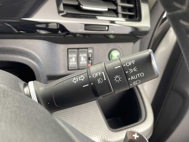 ホンダ ステップワゴン スパーダ ホンダセンシング 千葉県 2019(令1)年 6.1万km プラチナホワイトパール ホンダセンシング/　・衝突軽減ブレーキ〈CMBS〉/　・誤発進抑制機能/　・歩行者事故低減ステアリング/　・路外逸脱抑制機能/　・アダプティブ・クルーズ・コントロール/　・車線維持支援システム/　・先行車発進お知らせ機能/　・標識認識機能/純正フリップダウンモニター/純正9インチメモリナビ/　CD/DVD/BT/フルセグTV/ビルトインETC/バックカメラ/パドルシフト/LEDヘッドライト/純正16インチアルミホイール