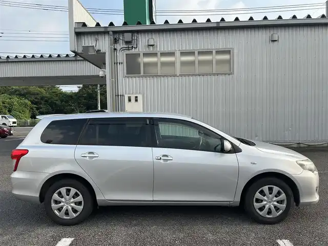 トヨタ カローラ フィールダー X HID エクストラリミテッド 静岡県 2012(平24)年 8.9万km シルバーM ユーザー買取車両/純正HDDナビ（NSDD-W61）/[CD/DVD/BT/地デジTV]/ETC/スマートキー/スペアキー×1/エンジンスタートボタン/4WD/純性フロアマット/新車時保証書/取扱説明書