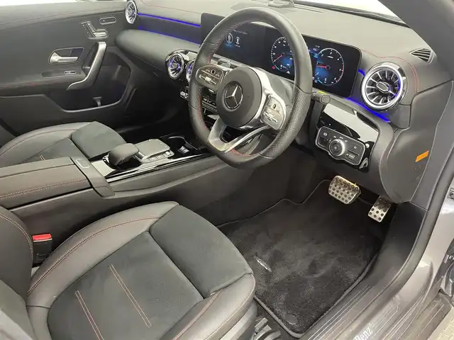 メルセデス・ベンツ Ｍ・ベンツ ＣＬＡ２００ｄ AMGライン 兵庫県 2023(令5)年 0.6万km マウンテングレー 純正HDDナビ(フルセグ/Bluetooth/USB)/レーダークルーズコントロール/パークトロニック/アクティブレーンキープ/アクティブブレーキ/ブラインドスポットアシスト/バックカメラ/ビルトインETC2.0/ドライブレコーダー/パドルシフト/ハーフレザーシート/シートヒーター/パワーシート/LEDヘッドライト/オートライト/アンビエントライト