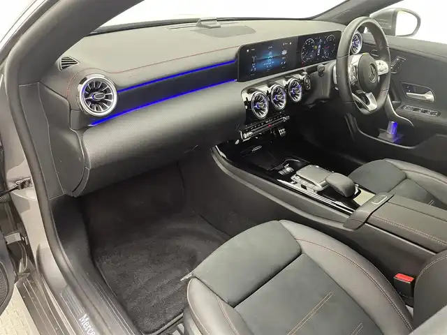 メルセデス・ベンツ Ｍ・ベンツ ＣＬＡ２００ｄ AMGライン 兵庫県 2023(令5)年 0.6万km マウンテングレー 純正HDDナビ(フルセグ/Bluetooth/USB)/レーダークルーズコントロール/パークトロニック/アクティブレーンキープ/アクティブブレーキ/ブラインドスポットアシスト/バックカメラ/ビルトインETC2.0/ドライブレコーダー/パドルシフト/ハーフレザーシート/シートヒーター/パワーシート/LEDヘッドライト/オートライト/アンビエントライト