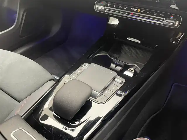 メルセデス・ベンツ Ｍ・ベンツ ＣＬＡ２００ｄ AMGライン 兵庫県 2023(令5)年 0.6万km マウンテングレー 純正HDDナビ(フルセグ/Bluetooth/USB)/レーダークルーズコントロール/パークトロニック/アクティブレーンキープ/アクティブブレーキ/ブラインドスポットアシスト/バックカメラ/ビルトインETC2.0/ドライブレコーダー/パドルシフト/ハーフレザーシート/シートヒーター/パワーシート/LEDヘッドライト/オートライト/アンビエントライト