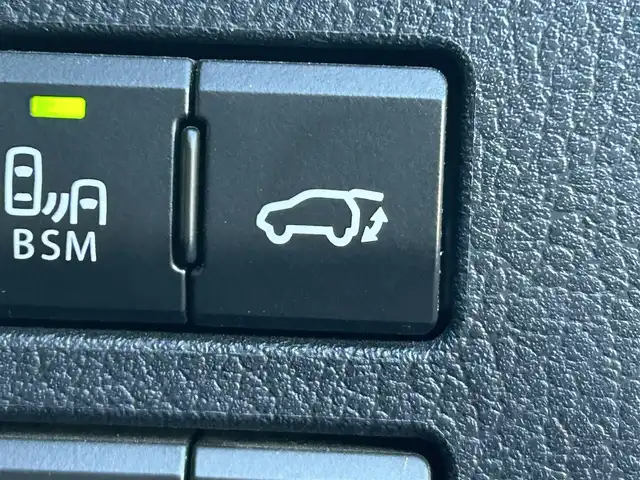 レクサス ＮＸ 300h バージョンL 岡山県 2017(平29)年 7.5万km アンバークリスタルシャイン 登録時走行距離74167km/純正ナビ/フルセグTV(AM.FM.CD.DVD.TV.BT)/全方位カメラ/ETC2.0/ブラインドスポットモニター/ドライブレコーダー/シートヒーター/エアシート/ステアリングヒーター/クリアランスソナー/衝突軽減ブレーキ/横滑り防止装置/レーダークルーズコントロール/レーンキープアシスト/オートライト/オートマチックハイビーム/アイドリングストップ/電動リアゲート/18インチ純正AW/純正フロアマット/レザーシート/全席パワーシート