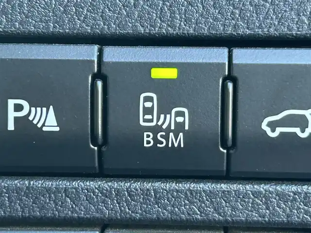 レクサス ＮＸ 300h バージョンL 岡山県 2017(平29)年 7.5万km アンバークリスタルシャイン 登録時走行距離74167km/純正ナビ/フルセグTV(AM.FM.CD.DVD.TV.BT)/全方位カメラ/ETC2.0/ブラインドスポットモニター/ドライブレコーダー/シートヒーター/エアシート/ステアリングヒーター/クリアランスソナー/衝突軽減ブレーキ/横滑り防止装置/レーダークルーズコントロール/レーンキープアシスト/オートライト/オートマチックハイビーム/アイドリングストップ/電動リアゲート/18インチ純正AW/純正フロアマット/レザーシート/全席パワーシート