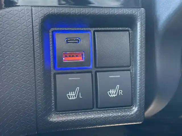 ダイハツ タント カスタム RS 神奈川県 2023(令5)年 1.2万km クールバイオレットクリスタルシャイン 純正10インチSDナビ /BT/CD/DVD/iPod/HDMI/全方位カメラ /ETC /前後ドラレコ　/両側パワースライドア　/パーキングアシスト　/ヒートシーター　/ハーフレザーシート　/前後コーナーセンサー/純正フロアマット　/純正AW　/スペアキー1本/TRC　/ABS　/横滑り防止装置/レーンキープアシスト/オートライト/LEDヘッド/衝突被害軽減システム/カーテンエアバッグ