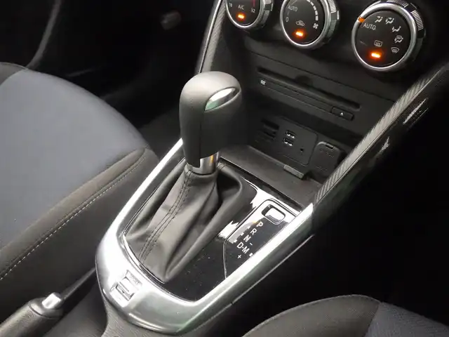 マツダ デミオ 13S 千葉県 2014(平26)年 3.5万km アルミニウムメタリック ワンオーナー/スマートシティブレーキサポート/i-stop/純正SDナビ/地デジTV/【Bluetooth接続】/ステアリングスイッチ/ETC/LEDヘッドライト/フォグライト/ウインカーミラー/サイド/カーテンエアバッグ/アドバンストキーレスエントリー