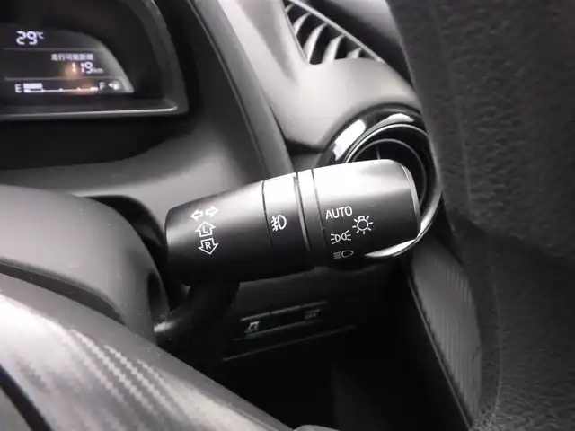 マツダ デミオ 13S 千葉県 2014(平26)年 3.5万km アルミニウムメタリック ワンオーナー/スマートシティブレーキサポート/i-stop/純正SDナビ/地デジTV/【Bluetooth接続】/ステアリングスイッチ/ETC/LEDヘッドライト/フォグライト/ウインカーミラー/サイド/カーテンエアバッグ/アドバンストキーレスエントリー