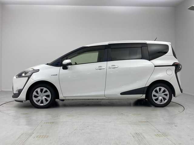 トヨタ シエンタ ハイブリッド X 茨城県 2018(平30)年 7.4万km ホワイトパールクリスタルシャイン 純正ナビ　フルセグＴＶ　バックカメラ　片側電動スライドドア　ビルトインＥＴＣ　衝突軽減ブレーキ　レーンキープアシスト　ＬＥＤライト　オートマチックハイビーム　プッシュスタート　スマートキー　禁煙車