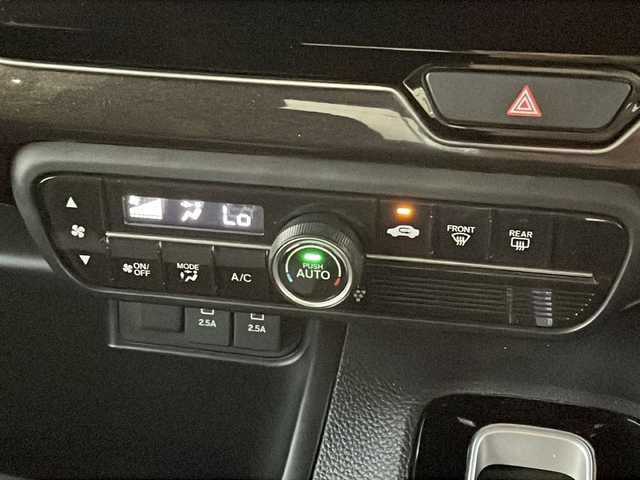 ホンダ Ｎ ＢＯＸ カスタム G L ホンダセンシング 福岡県 2019(令1)年 3.2万km プラチナホワイトパール 社外7型ナビ/（Bカメラ、TV、Bluetooth、CD、AM、FM） /片側パワースライドドア/純正ETC /純正アルミ /レーダークルーズコントロール /プリクラッシュ /車線逸脱警報 /横滑り防止装置 /アイドリングストップ /純正マット /後席サンシェード /ISOFIX /ドアバイザー/プッシュスタート/スマートキー/LEDヘッドライト/電格ミラー/フォグランプ/充電用USBソケット