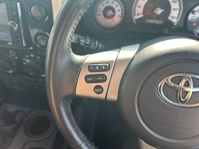 トヨタ ＦＪクルーザー ファイナルエディション 石川県 2017(平29)年 5.4万km ベージュ 社外ＳＤナビ/フルセグ/Bluetooth/DVD再生/４ＷＤ/デフロック/革調シートカバー/社外アルミホイール/革巻きステアリング/バックカメラ/ＬＥＤヘッドライト/クルーズコントロール/コーナーセンサー/ルーフラック/背面タイヤ/スペアキー有