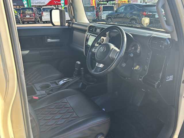 トヨタ ＦＪクルーザー ファイナルエディション 石川県 2017(平29)年 5.4万km ベージュ 社外ＳＤナビ/フルセグ/Bluetooth/DVD再生/４ＷＤ/デフロック/革調シートカバー/社外アルミホイール/革巻きステアリング/バックカメラ/ＬＥＤヘッドライト/クルーズコントロール/コーナーセンサー/ルーフラック/背面タイヤ/スペアキー有