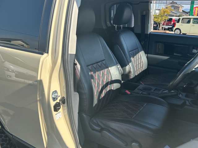 トヨタ ＦＪクルーザー ファイナルエディション 石川県 2017(平29)年 5.4万km ベージュ 社外ＳＤナビ/フルセグ/Bluetooth/DVD再生/４ＷＤ/デフロック/革調シートカバー/社外アルミホイール/革巻きステアリング/バックカメラ/ＬＥＤヘッドライト/クルーズコントロール/コーナーセンサー/ルーフラック/背面タイヤ/スペアキー有