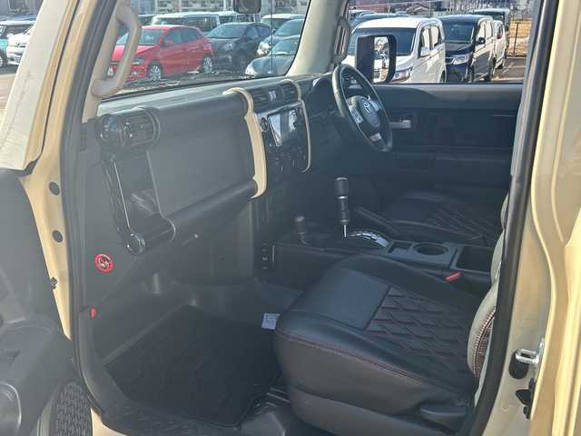 トヨタ ＦＪクルーザー ファイナルエディション 石川県 2017(平29)年 5.4万km ベージュ 社外ＳＤナビ/フルセグ/Bluetooth/DVD再生/４ＷＤ/デフロック/革調シートカバー/社外アルミホイール/革巻きステアリング/バックカメラ/ＬＥＤヘッドライト/クルーズコントロール/コーナーセンサー/ルーフラック/背面タイヤ/スペアキー有