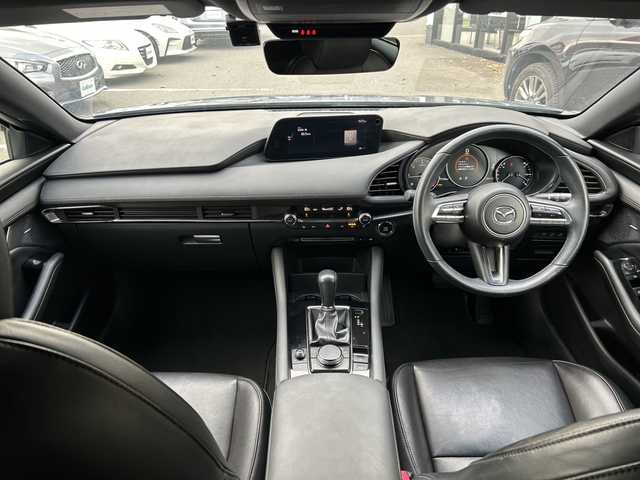 マツダ マツダ３ファストバック XD Lパッケージ 大阪府 2019(令1)年 7.6万km ポリメタルグレーM ＢＯＳＥ　衝突軽減　全方位カメラ　レーダークルーズコントロール　フルセグＴＶ　ＣＤ　ＤＶＤ　ＨＤＭＩ　Ｂｌｕｅｔｏｏｔｈ　ＨＵＤ　ＢＳＭ　置くだけ充電　レザーシート　パワーシート　シートヒーター　ハンドルヒーター　ドラレコ　ＥＴＣ　純正フロアマット　純正ホイール　スマートキー