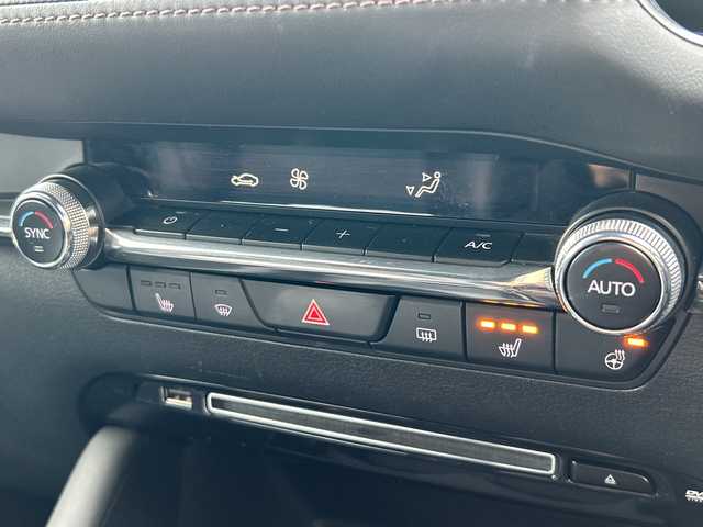 マツダ マツダ３ファストバック XD Lパッケージ 大阪府 2019(令1)年 7.6万km ポリメタルグレーM ＢＯＳＥ　衝突軽減　全方位カメラ　レーダークルーズコントロール　フルセグＴＶ　ＣＤ　ＤＶＤ　ＨＤＭＩ　Ｂｌｕｅｔｏｏｔｈ　ＨＵＤ　ＢＳＭ　置くだけ充電　レザーシート　パワーシート　シートヒーター　ハンドルヒーター　ドラレコ　ＥＴＣ　純正フロアマット　純正ホイール　スマートキー