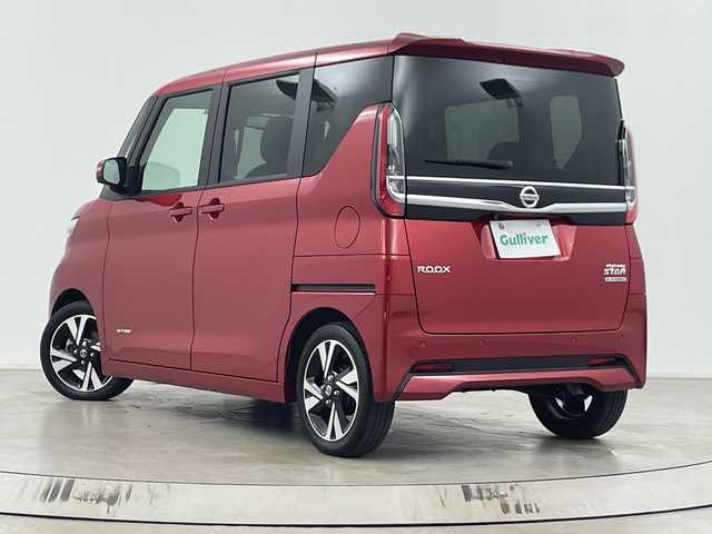 日産 ルークス ハイウェイスター Gターボ 埼玉県 2022(令4)年 2.3万km スパークリングレッドM 純正メモリナビ(型式：MM312D-L)/全方位カメラ/ドライブレコーダー/ETC/前席シートヒーター/エマージェンシーブレーキ/レーンキープアシスト/片側パワースライドドア/LEDヘッドライト/純正１５インチアルミホイール/前後コーナーセンサー/プッシュスタート/スマートキー