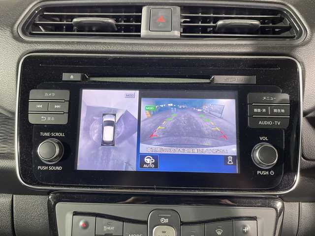 日産 リーフ G 沖縄県 2018(平30)年 5万km ブリリアントホワイトパール/スーパーブラック 2トーン 県外仕入れ　/純正ナビ　/（フルセグＴＶ　ＣＤ　ＤＶＤ　Ｂｌｕｅｔｏｏｔｈ）　/プロパイロット　/アラウンドビューモニター　/デジタルインナーミラー　/純正アルミホイール　/シートヒーター　/ＬＥＤヘッドライト/ステアリングスイッチ/エマージェンシーブレーキ/車線逸脱警報機能/ブラインドスポットモニター/カーテンエアバック