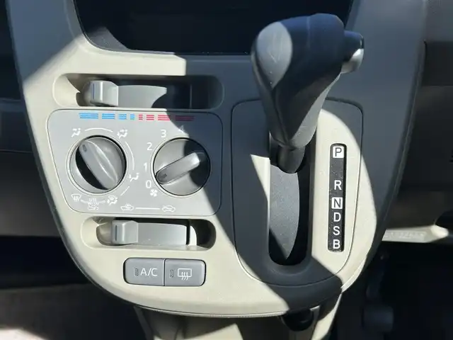 ダイハツ ムーヴ L スマートセレクション SA 大阪府 2014(平26)年 5万km パールホワイトⅢ 社外ナビ　/   フルセグＴＶ/Ｂｌｕｅｔｏｏｔｈ　/バックモニター　/横滑り防止装置　/アイドリングストップ　/ヘッドライトレベライザー　/リモコンキー　/ハロゲンライト　/取扱説明書　/記録簿