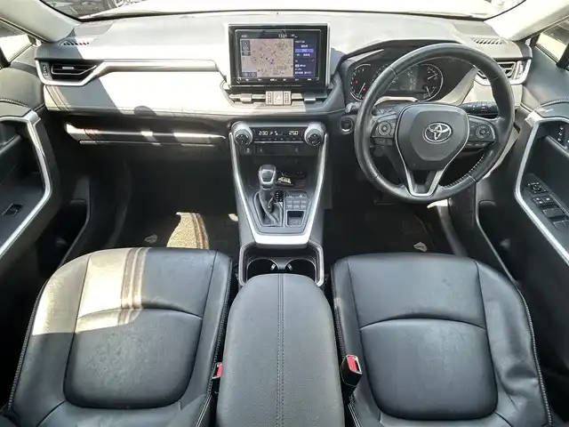 トヨタ ＲＡＶ４ G 愛知県 2020(令2)年 8.8万km ホワイトパールクリスタルシャイン 純正ナビ/BT/CD/DVD/フルセグTV/ETC/バックカメラ/レーダークルーズコントロール/ドライブレコーダー/パワーバックドア/黒レザーシート/シートヒーター/ステアリングヒーター/前後コーナーセンサー/TSS/LTA/PCS/RCTA/RKSB/RSA/BSM/オートハイビーム