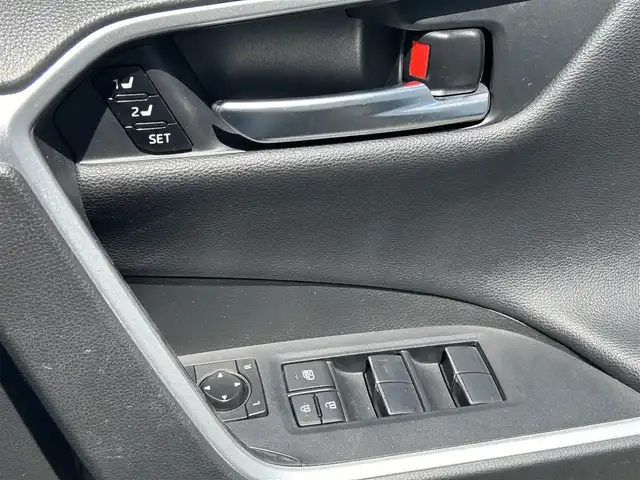 トヨタ ＲＡＶ４ G 愛知県 2020(令2)年 8.8万km ホワイトパールクリスタルシャイン 純正ナビ/BT/CD/DVD/フルセグTV/ETC/バックカメラ/レーダークルーズコントロール/ドライブレコーダー/パワーバックドア/黒レザーシート/シートヒーター/ステアリングヒーター/前後コーナーセンサー/TSS/LTA/PCS/RCTA/RKSB/RSA/BSM/オートハイビーム