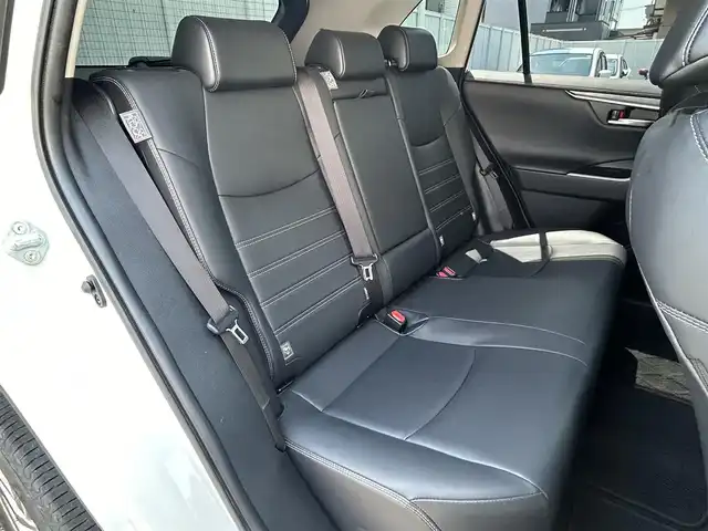 トヨタ ＲＡＶ４ G 愛知県 2020(令2)年 8.8万km ホワイトパールクリスタルシャイン 純正ナビ/BT/CD/DVD/フルセグTV/ETC/バックカメラ/レーダークルーズコントロール/ドライブレコーダー/パワーバックドア/黒レザーシート/シートヒーター/ステアリングヒーター/前後コーナーセンサー/TSS/LTA/PCS/RCTA/RKSB/RSA/BSM/オートハイビーム