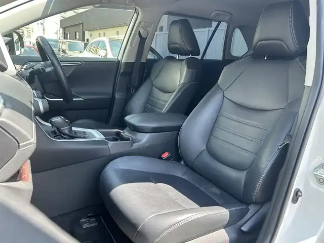 トヨタ ＲＡＶ４ G 愛知県 2020(令2)年 8.8万km ホワイトパールクリスタルシャイン 純正ナビ/BT/CD/DVD/フルセグTV/ETC/バックカメラ/レーダークルーズコントロール/ドライブレコーダー/パワーバックドア/黒レザーシート/シートヒーター/ステアリングヒーター/前後コーナーセンサー/TSS/LTA/PCS/RCTA/RKSB/RSA/BSM/オートハイビーム